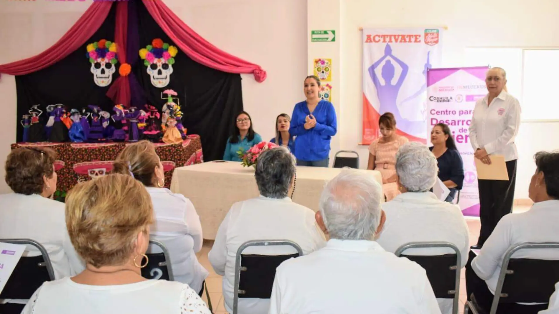 DIF San Pedro entrega constancia de participación en el "Programa para el Desarrollo de las Mujeres